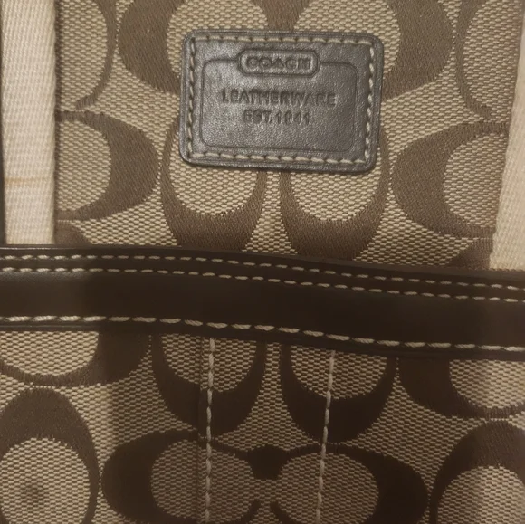 AUTHENTIC COACH FABRIC TOTE BAG - Picture 2 of 7